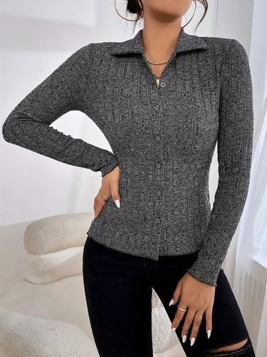 Drune | Taillierte Jacke mit Kragen und Knöpfen