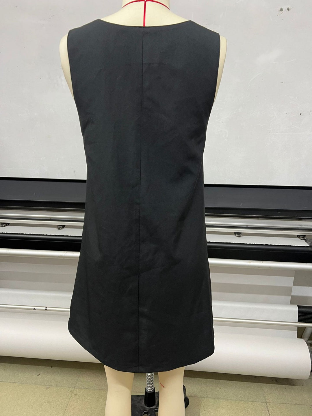 Drune | Ärmelloses Kleid mit Rundhalsausschnitt und Weste mit Knöpfen