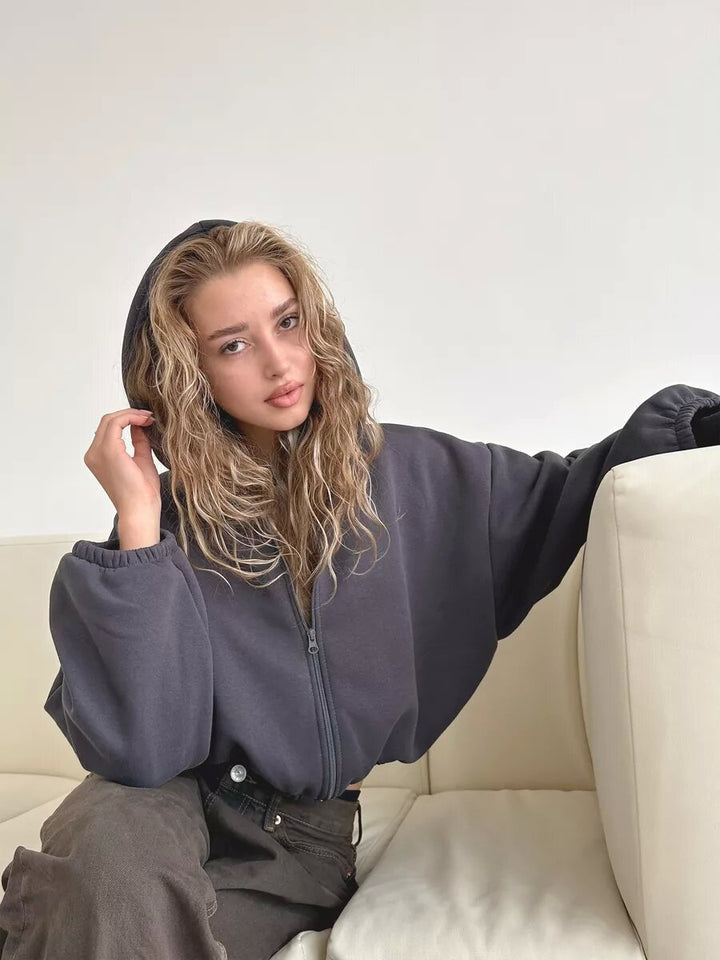 Drune | leichter kurzer Sport-Sweatshirt mit Kapuze