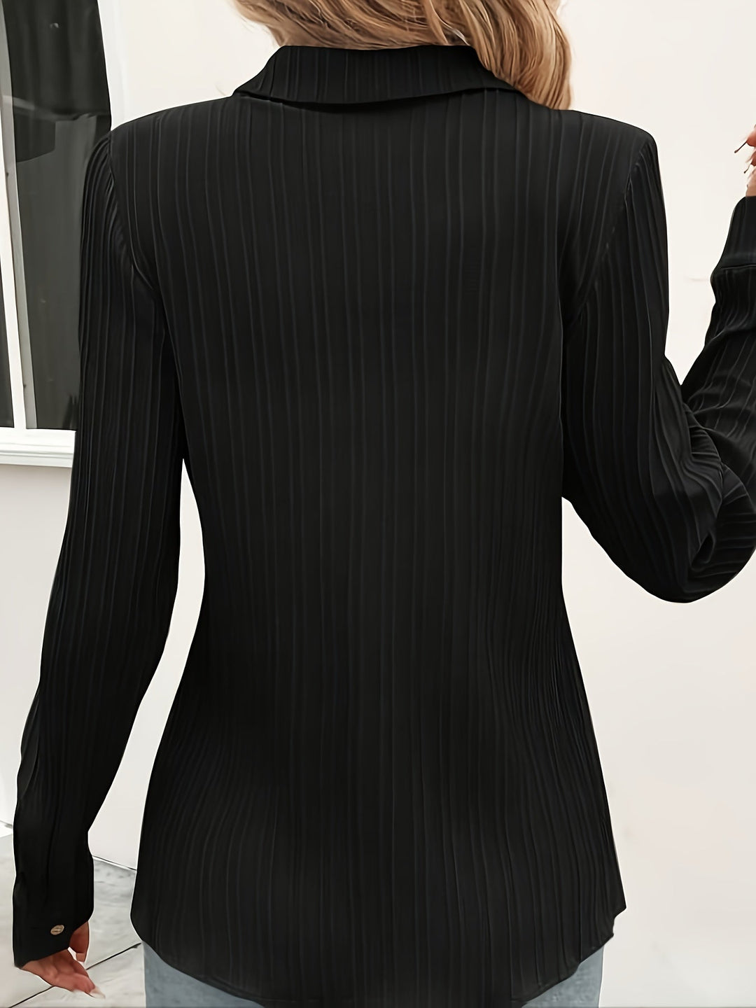 Drune | Glatte Hemdbluse mit Knöpfen und Langen Ärmeln