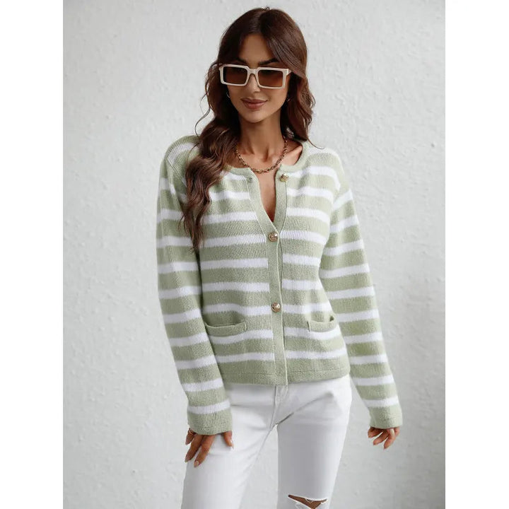 Drune | grob gestrickter Pullover mit Knopfleiste und seitlichen Taschen
