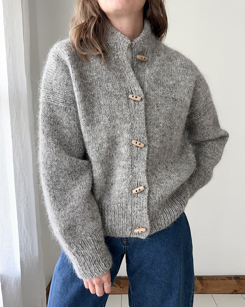 Drune | Strickjacke mit Stehkragen und Hornknöpfen