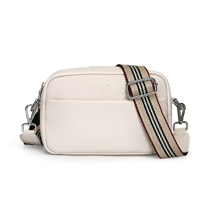 Drune | Schlichte Schultertasche Aus Veganem Leder Im Kleinen Quadratischen Format