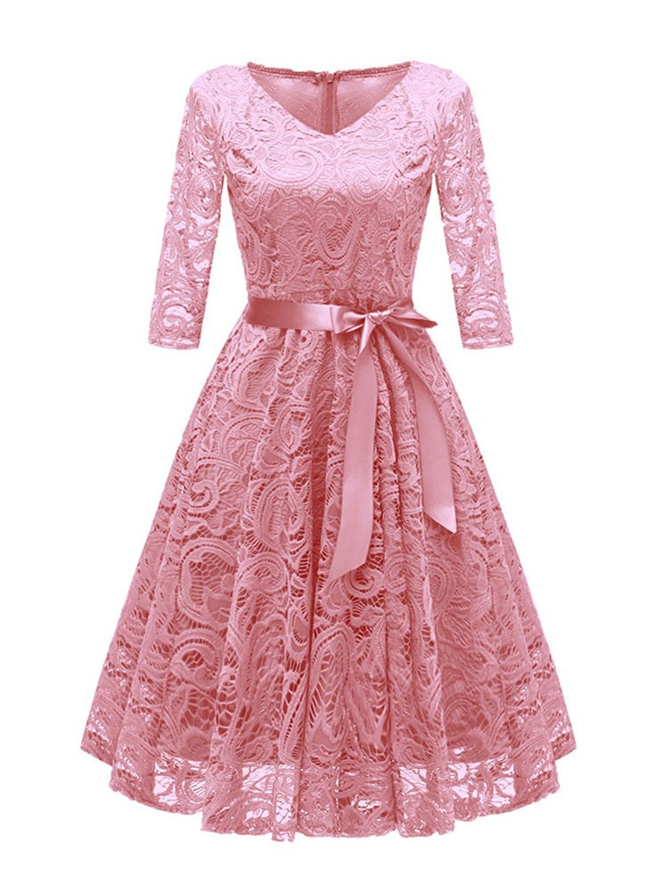 Drune | Elegantes V-förmiges Spitzenabendkleid