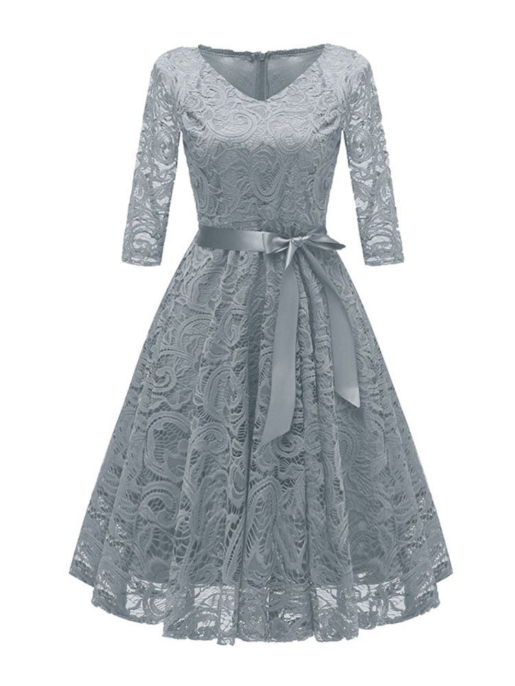 Drune | Elegantes V-förmiges Spitzenabendkleid