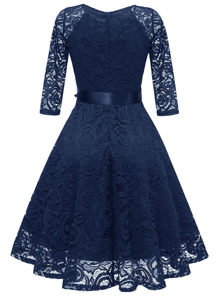 Drune | Elegantes V-förmiges Spitzenabendkleid