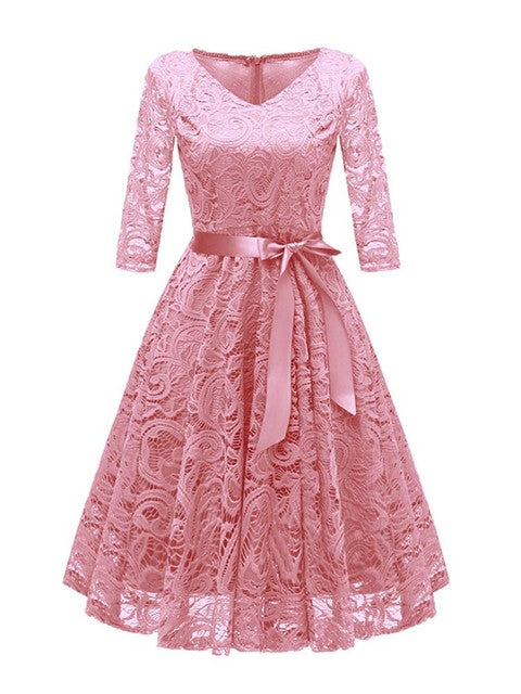 Drune | Elegantes V-förmiges Spitzenabendkleid