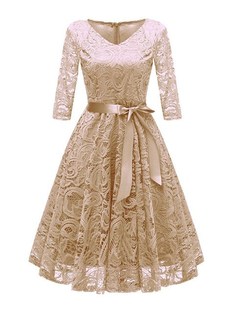 Drune | Elegantes V-förmiges Spitzenabendkleid