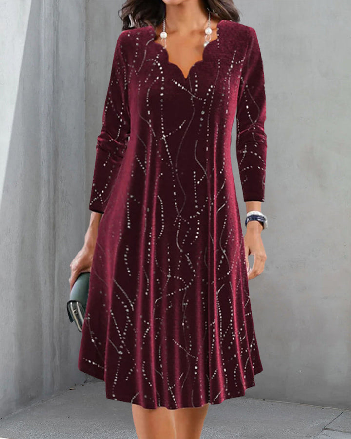 Drune | Kleid mit V-Ausschnitt und Langen Ärmeln