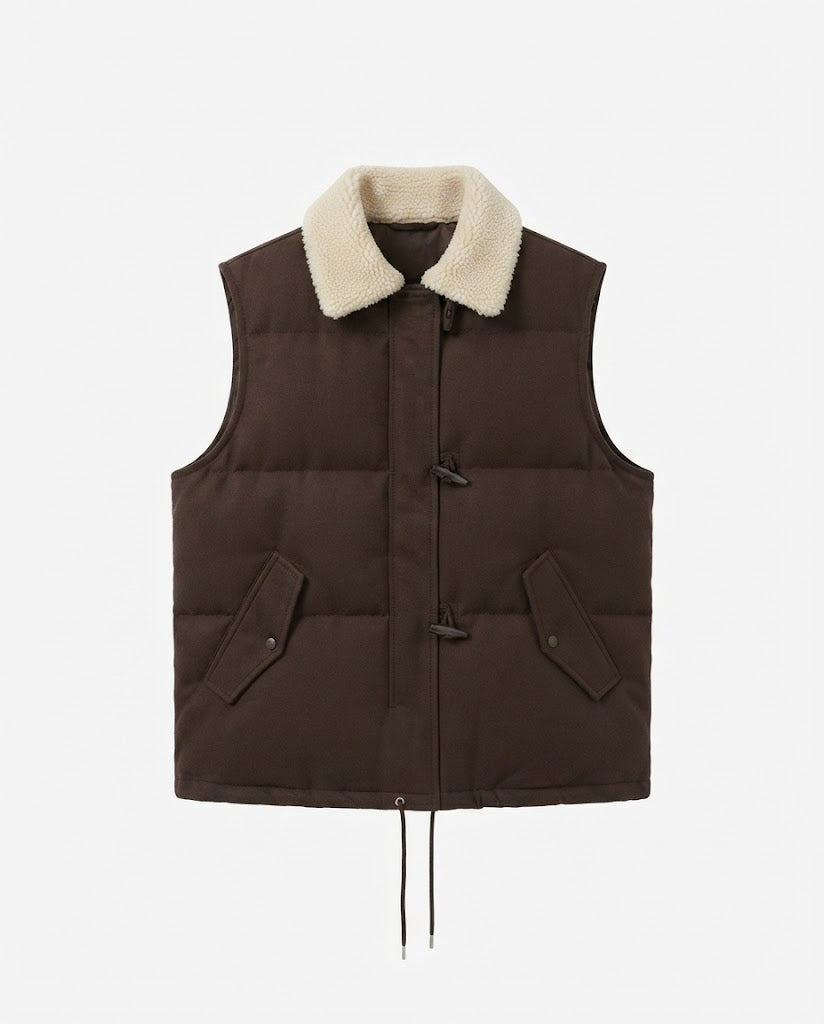 DamenShort-Cut-Suede-Look-Steppweste mit Teddy-Kragen, Toggle-Verschlüssen und Kordelzugsaum