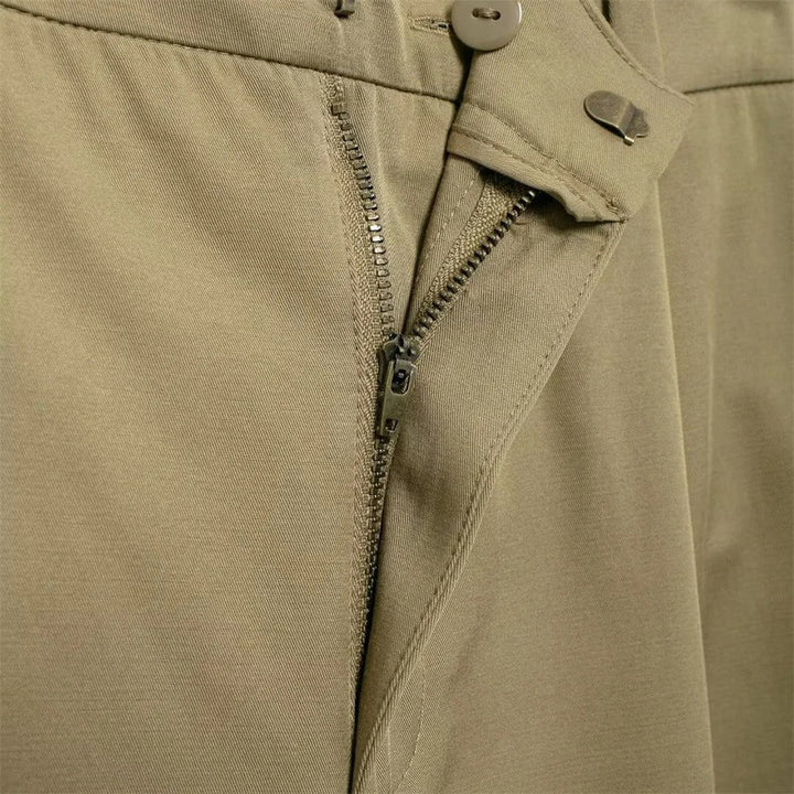 Drune | Cargo-Jacke mit verstellbaren Trägern und Taschenakzenten