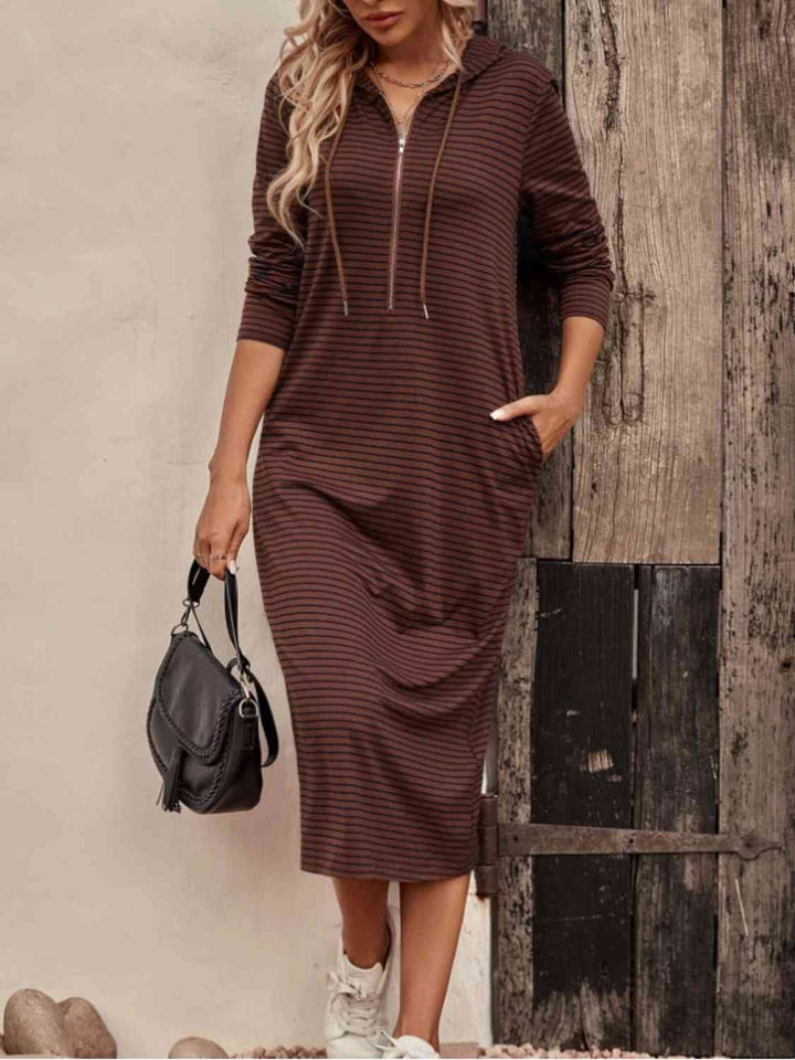 Drune | Gestreifter Reißverschluss-Front Kapuzenkleid