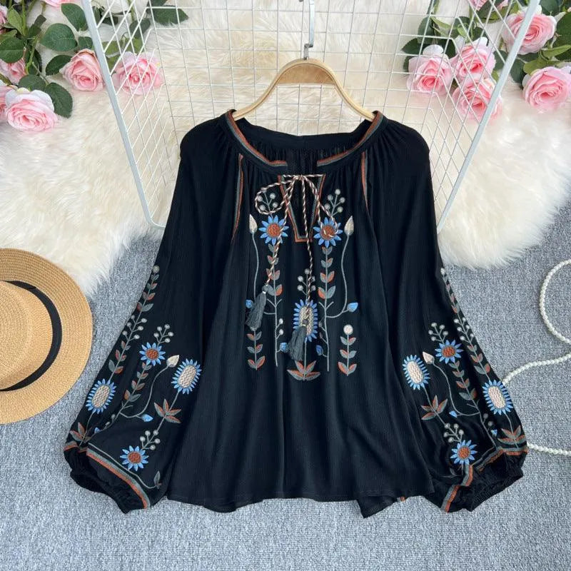 Drune | Damen Rundhalsbluse mit Stickerei