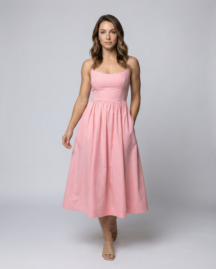 Drune | Einfarbiges Kleid mit U-Ausschnitt und Strapsen