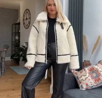 Drune - Flauschige Teddyjacke mit Kontrastdetails