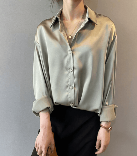 Drune | Geknöpfte Satin-Seidenbluse