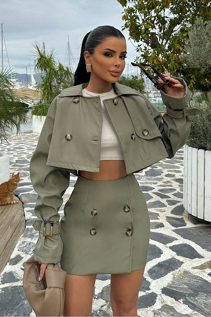 Drune | Knopfdetail Gekürzte Jacke & Minirock-Set