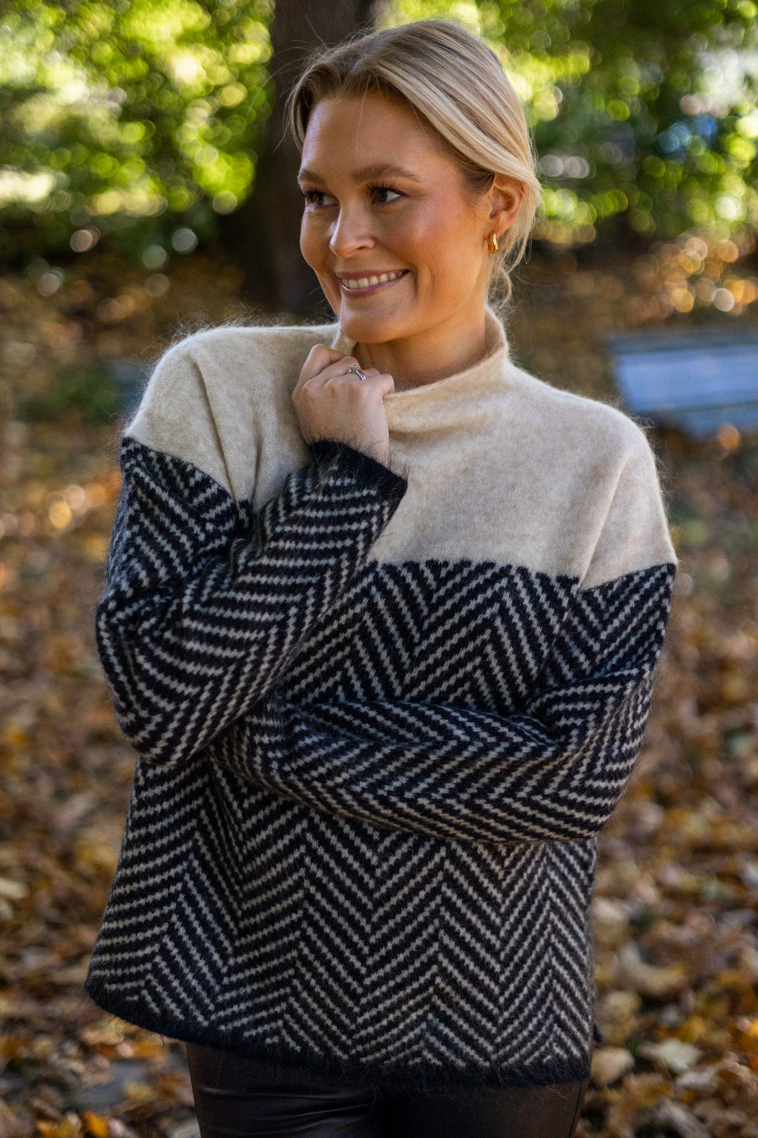 Drune | Damen Rollkragenpullover mit Zweifarbdesign