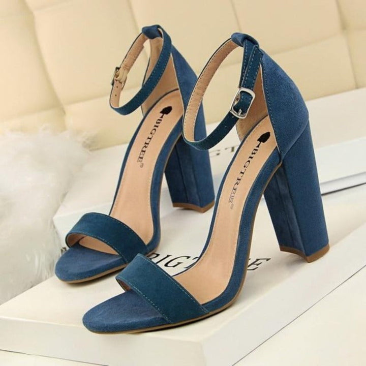 Drune | Hohe Blockabsatz Pumps Schnalle