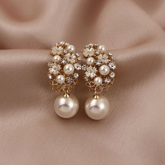 Drune | Elegantes Mit Blumen Und Perlen