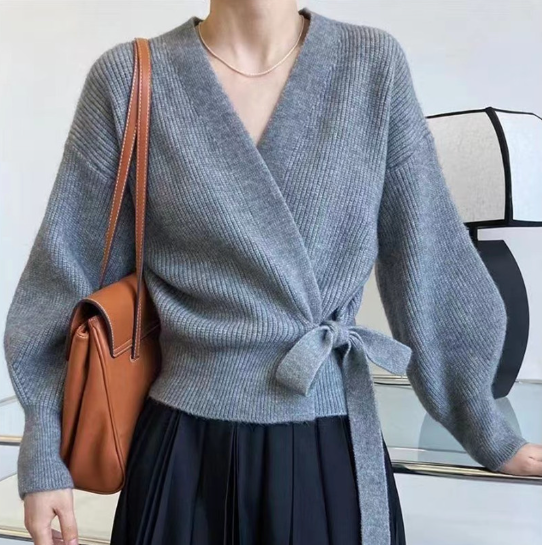 Drune | Schicker Wickelpullover mit Bindegürtel