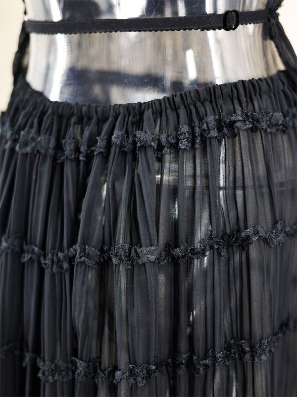 Drune | Rückenfreies Schnür-Top-Set und zweiteiligem Chiffon-gefaltetem langen Rock mit Ohrringen
