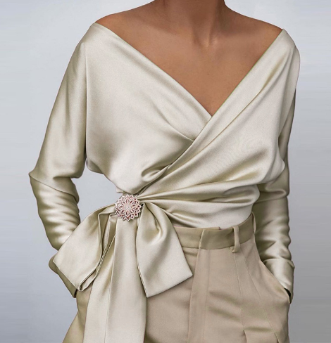 Drune | Eine elegante Bluse aus hochwertigem Stoff