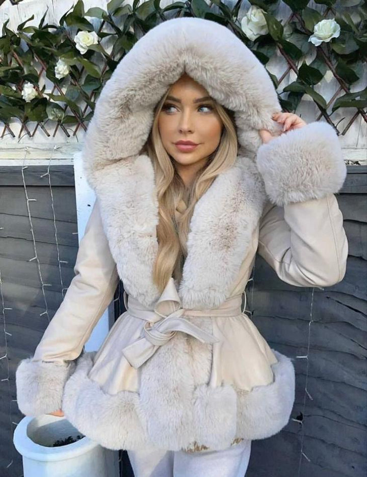 Drune | Damen Winterjacke mit Kunstfell und Gürtel