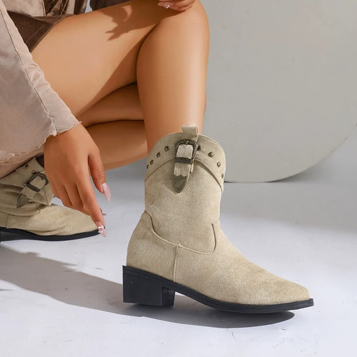 Drune | Stiefeletten Veloursleder Optik Bestickt Spitz Zulaufend Blockabsatz Schnalle Nieten