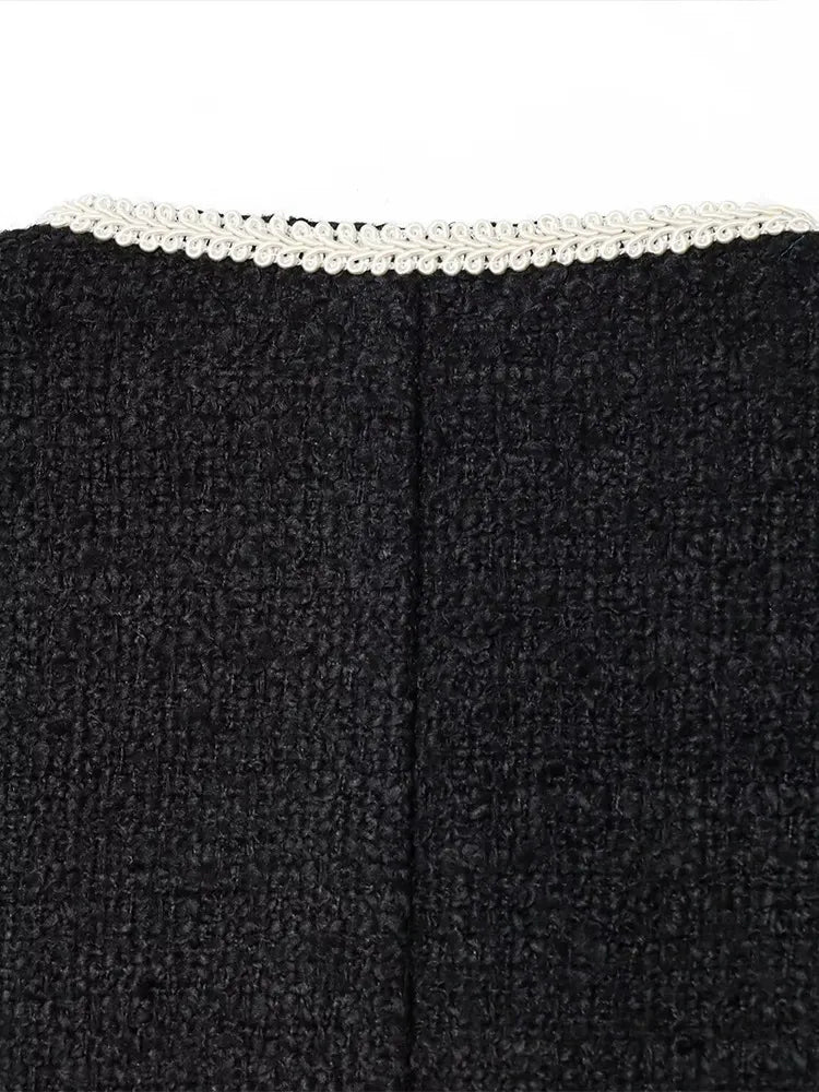 Drune | Kurze Jacke für Damen mit dekorativen Knöpfen Alida