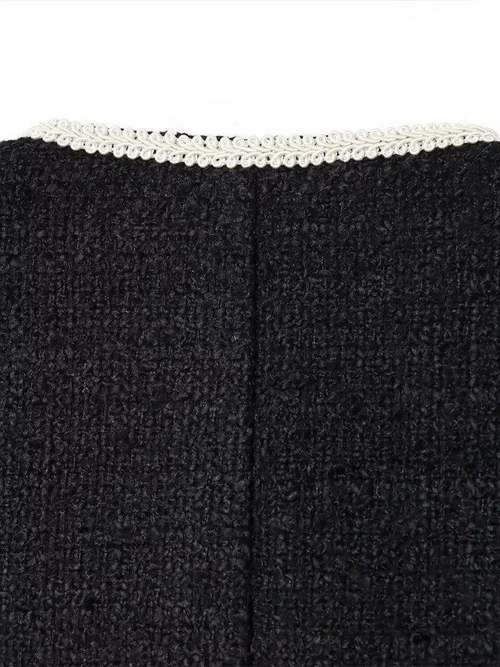 Drune | Kurze Jacke für Damen mit dekorativen Knöpfen Alida