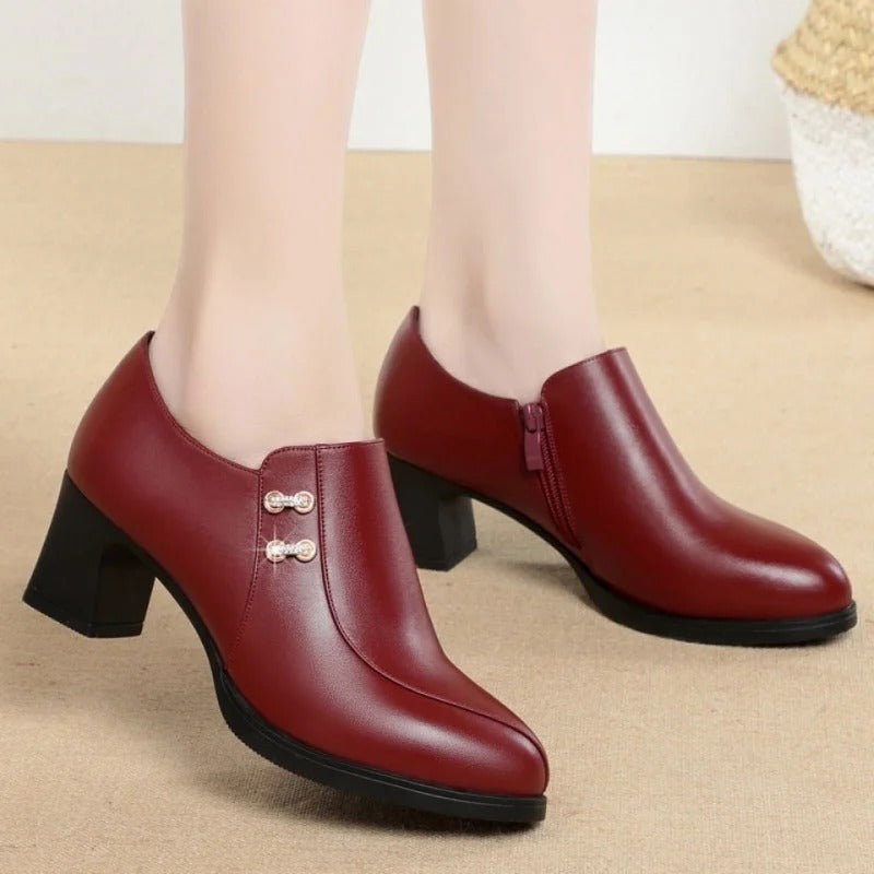 luxuriöse Damenschuhe aus echtem Leder. Drune Drune
