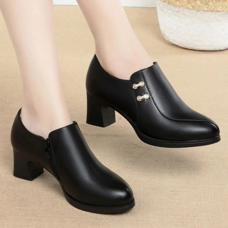 luxuriöse Damenschuhe aus echtem Leder. Drune Drune