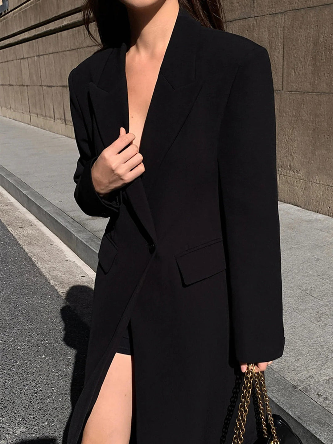 Drune | Lange Jacke Wollmischung Asymmetrischer Verschluss Hoher Frontschlitz Figurbetontes Modell