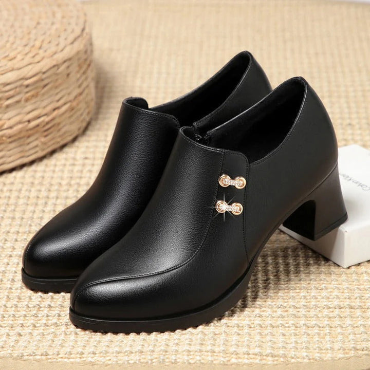 luxuriöse Damenschuhe aus echtem Leder. Drune Drune