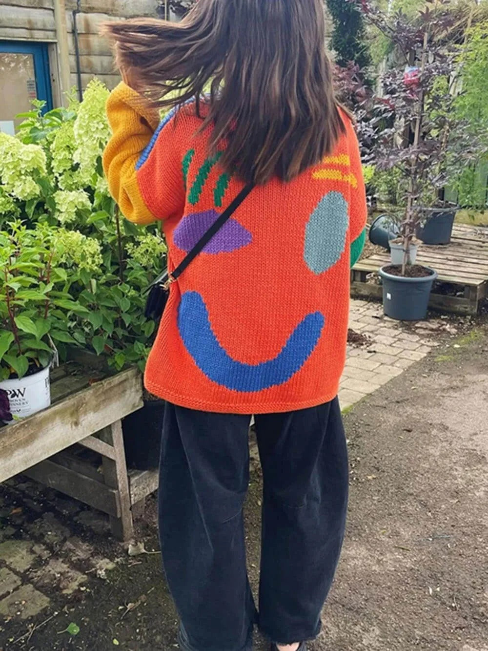 Drune | Strickpullover im Künstlerstil - Gemütlicher Freizeit Jumper mit abstraktem Gesichtsmuster