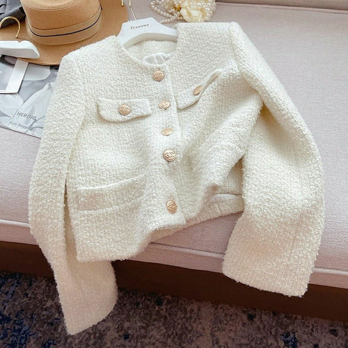 Drune | Kurze Damenjacke aus Bouclestoff mit klassischem Design und Schmuckknöpfen
