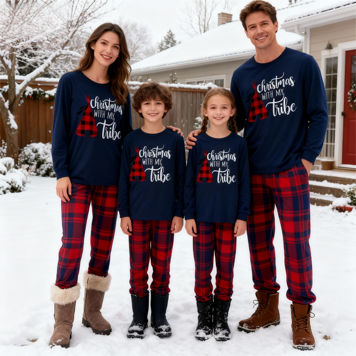 Drune | Weihnachtsröhre und Buchstabendruck Blau Langarmoberteil mit Rot & Blau Karo Familienset Pyjamas