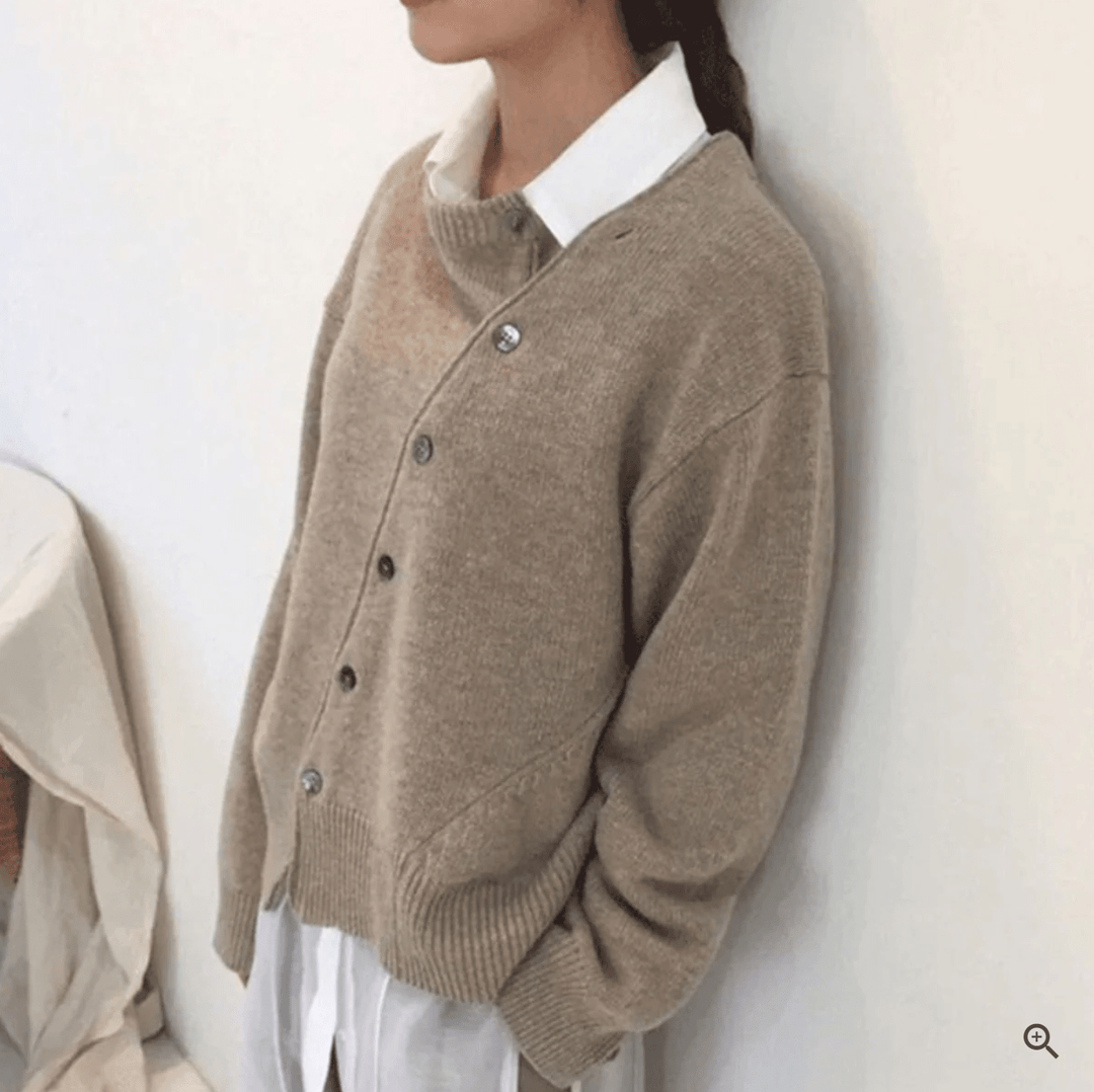 Drune | Cardigan Asymmetrisch Weiche Wolle Elegante Lässigkeit