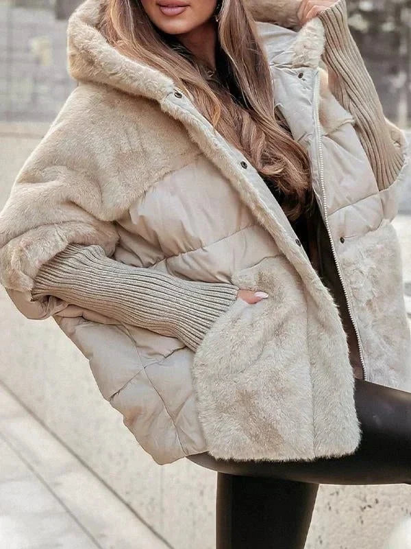 Drune | Cape Mantel Double aus Faussem Fell Beige Sanftheit, Volumen und Eleganz Cocooning