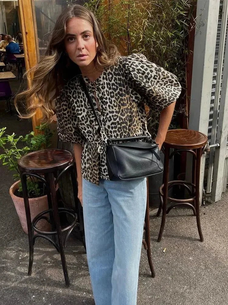 Drune | Kurze Leopardenjacke mit Puffärmeln schick und trendy