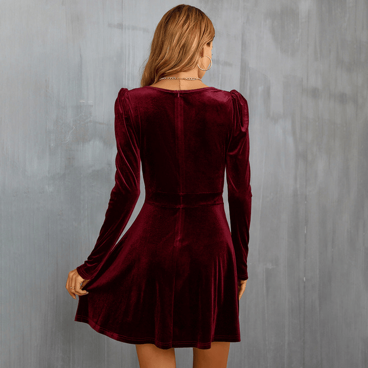 Drune | Rote Samt Glockenkleid Mit V-Ausschnitt Damen Abendkleid