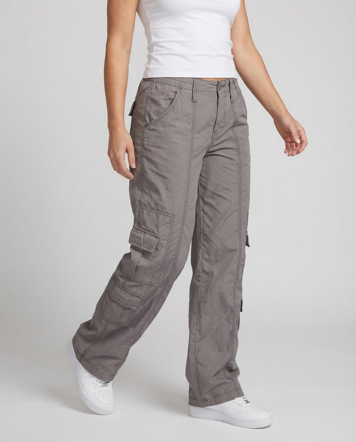 Damen Tief sitzende Cargohose Ziernähte