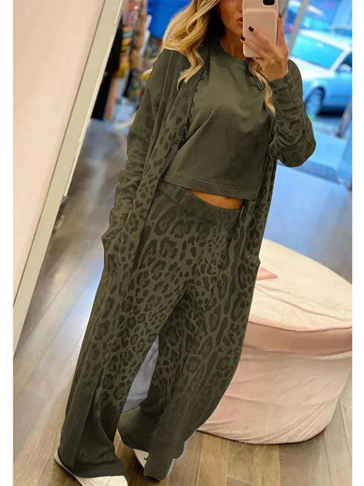 Drune | Lässiges Ensemble aus langer Jacke und weitem Hosen mit Leopardenmuster