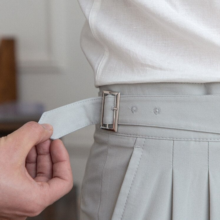 Drune Classic: Stilvolle Hose mit Schnalle