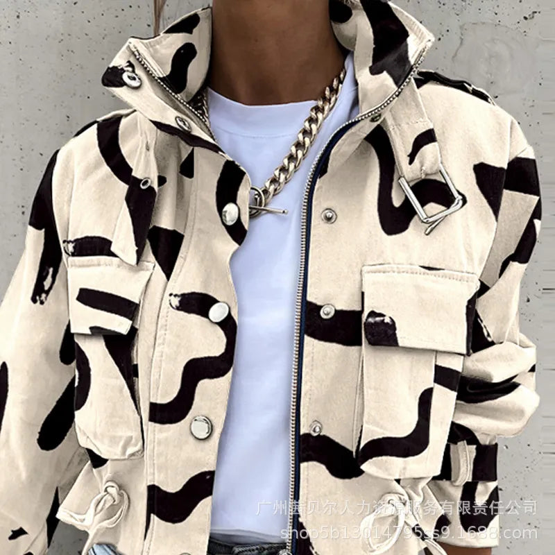 Drune | Kurze Jacke mit Grafischem Muster Baumwolle Mutig, Urban