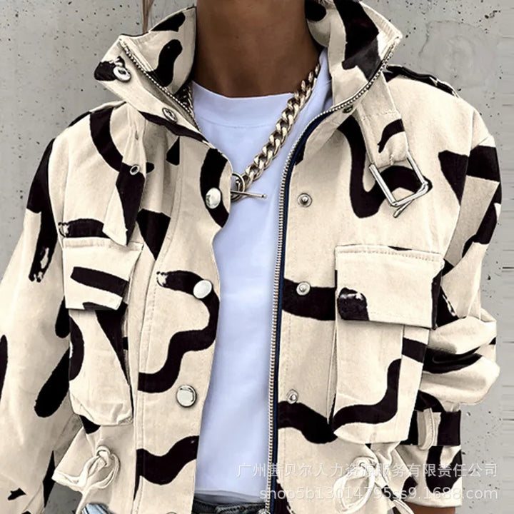 Drune | Kurze Jacke mit Grafischem Muster Baumwolle Mutig, Urban