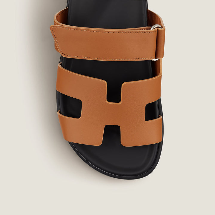 Drune | Stilvolle Sandalen für Einen Luxuriösen Look Vom Strand Auf Die Straße