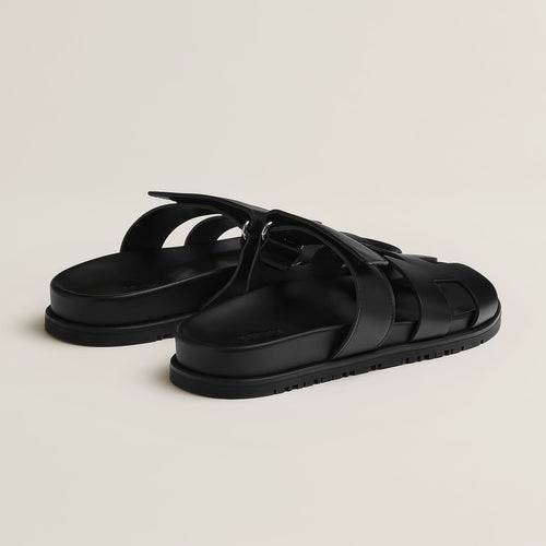 Drune | Stilvolle Sandalen für Einen Luxuriösen Look Vom Strand Auf Die Straße
