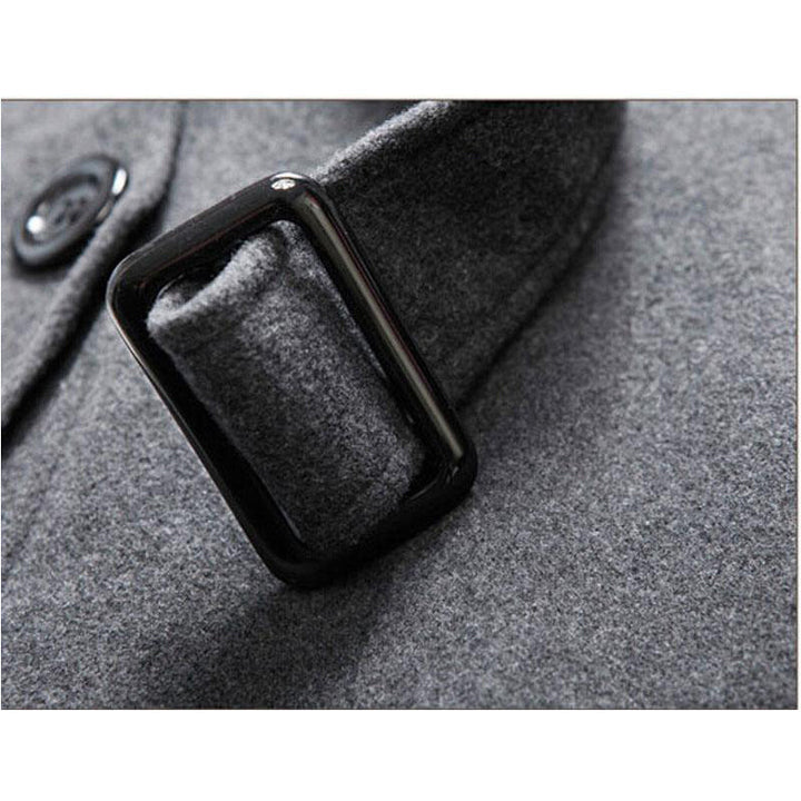 Drune | Moderne Linsen mit Kapuze und eleganten Knopfdetails